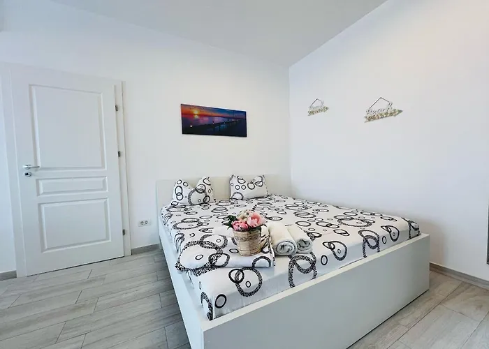 Sea Vibes-mamaia Nord Apartmán *
